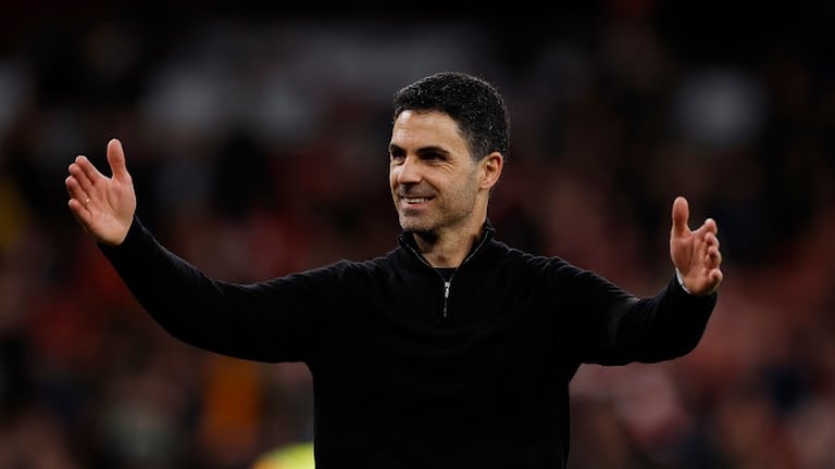 Arsenal chuẩn bị nâng cúp vô địch Ngoại hạng Anh sau 22 năm chờ đợi.