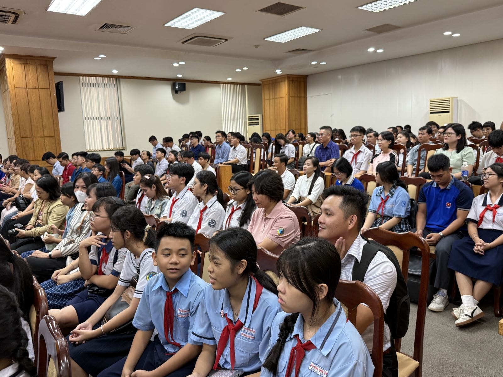 TPHCM công bố 242 điểm thi lớp 10, giao đề trước 1 ngày