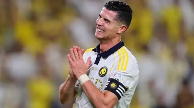 Cristiano Ronaldo xúc động bật khóc sau khi tiếng còi mãn cuộc vang lên tại Saudi Pro League.