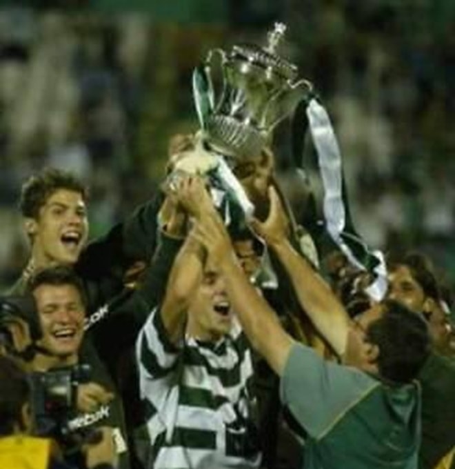 Hình ảnh Cristiano Ronaldo thời còn khoác áo đội trẻ Sporting Lisbon tại Bồ Đào Nha.