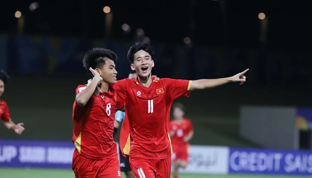 Tương lai của U17 Việt Nam tại đấu trường World Cup phụ thuộc lớn vào sự ổn định trên băng ghế chỉ đạo.