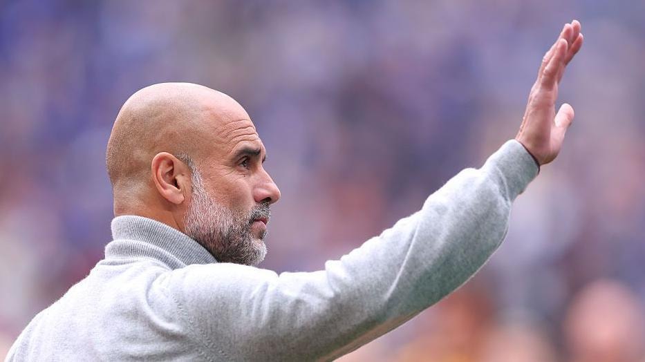 Pep Guardiola xác nhận rời Manchester City sau 10 năm gắn bó.