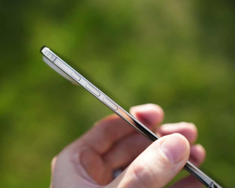 Độ mỏng ấn tượng của iPhone 17 Air