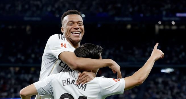 Tiền đạo Kylian Mbappe ghi bàn thắng quan trọng trong hiệp hai.