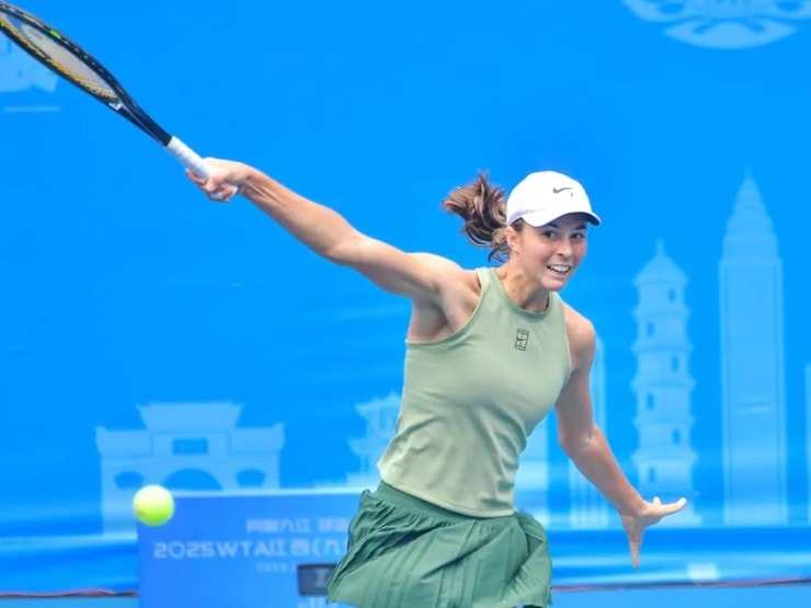 Lilli Tagger đương kim vô địch giải trẻ Roland Garros ra mắt sân chơi chuyên nghiệp