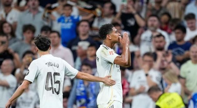 Jude Bellingham ăn mừng bàn thắng nâng tỷ số lên 2-0 cho Real Madrid.
