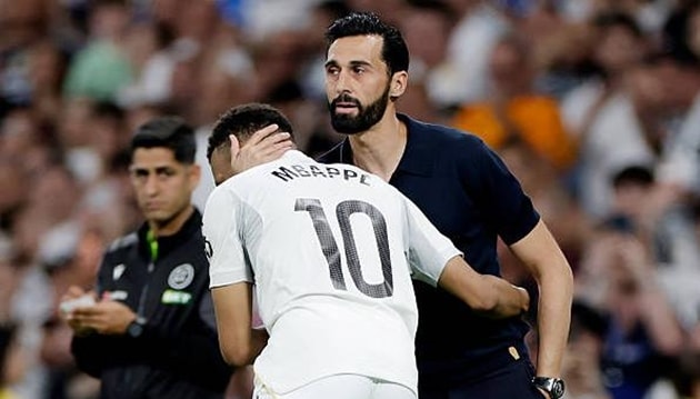 Alvaro Arbeloa quyết định rời Real Madrid vào cuối mùa.