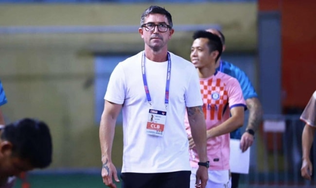 Hà Nội thắng Nam Định 2-1.