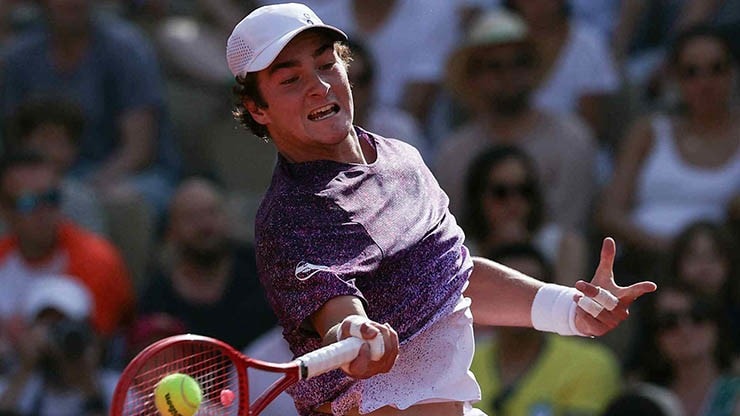 Fonseca giành chiến thắng ấn tượng tại Roland Garros