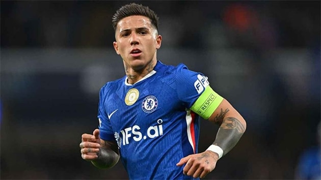 Manchester City nỗ lực chiêu mộ tiền vệ Enzo Fernandez từ Chelsea