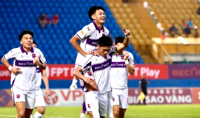 Cuộc đua trụ hạng V-League đang diễn ra vô cùng căng thẳng giữa các đội nhóm cuối.