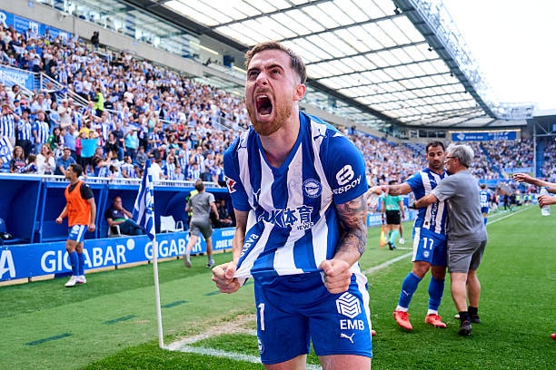 Toni Martinez phù hợp với lối chơi pressing và tinh thần chiến đấu của Jose Mourinho.