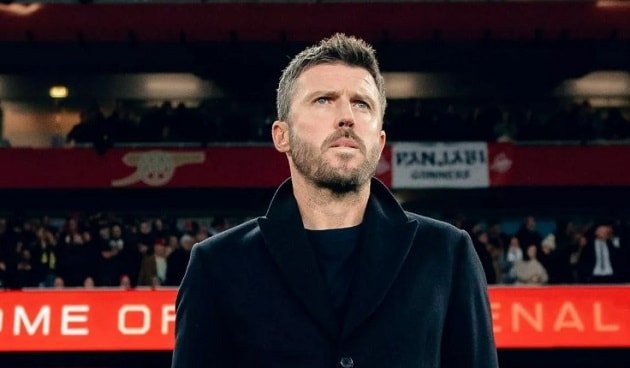 Michael Carrick đối mặt với áp lực lớn trong việc phục hưng Manchester United.