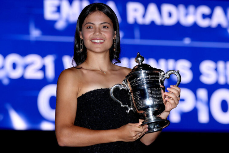 Danh hiệu US Open 2021, cộng với nhan sắc giúp cô gái người Anh trở thành nhân vật