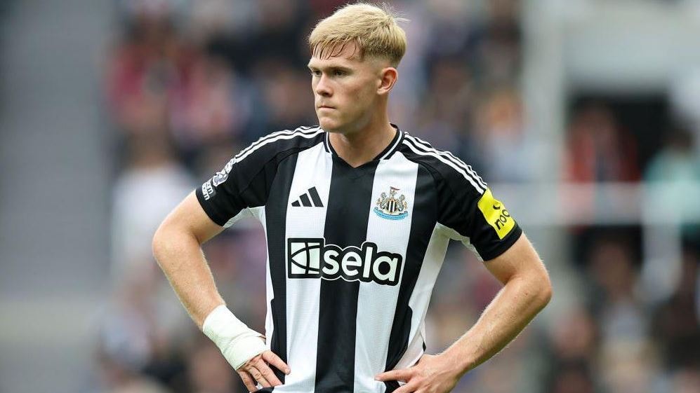MU khó mua Lewis Hall sau khi Barca chiêu mộ Gordon.