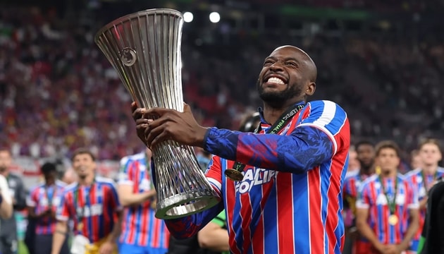 Mateta ghi bàn thắng duy nhất giúp Crystal Palace lên đỉnh Châu Âu.