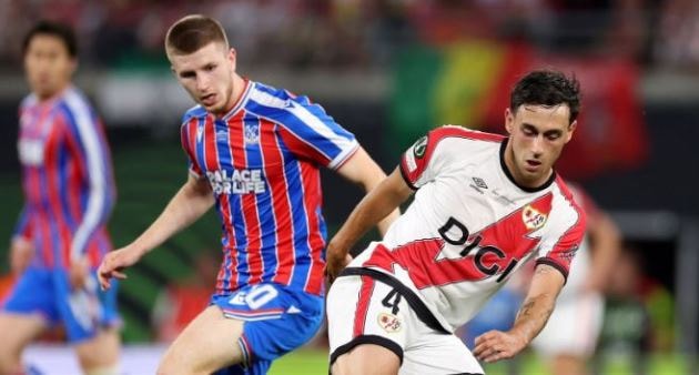 Adam Wharton thi đấu ấn tượng tại tuyến giữa Crystal Palace