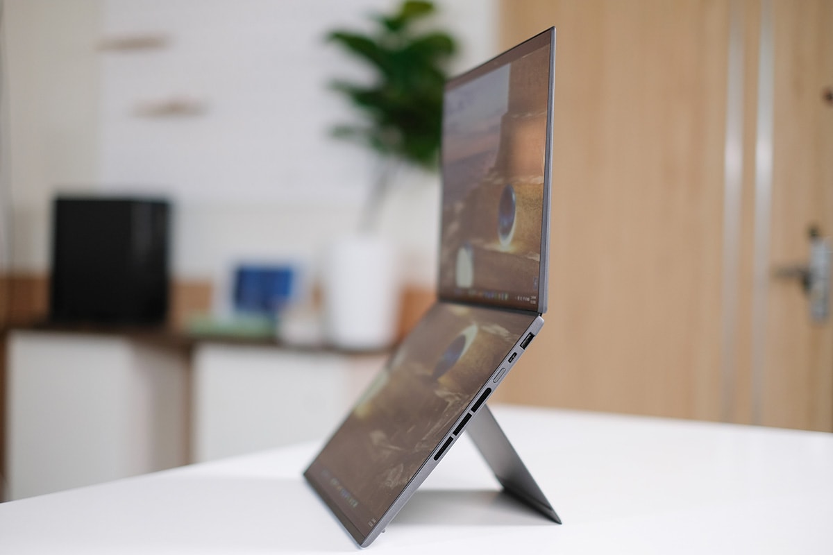 Hệ thống cổng kết nối đầy đủ trên ASUS Zenbook DUO 2026