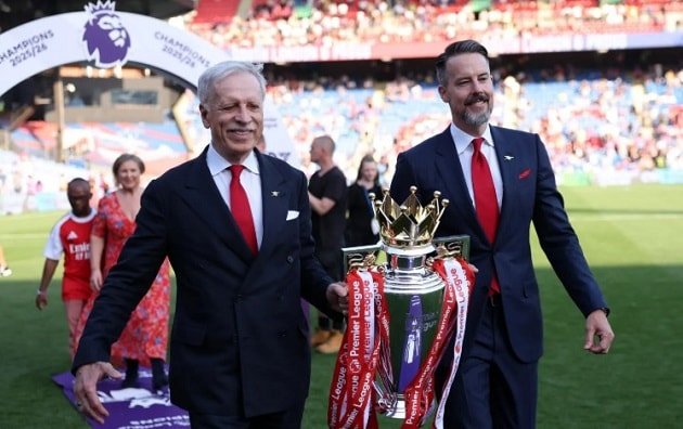 Gia đình tỷ phú Kroenke hái quả ngọt sau hành trình đầu tư bền bỉ vào Arsenal.