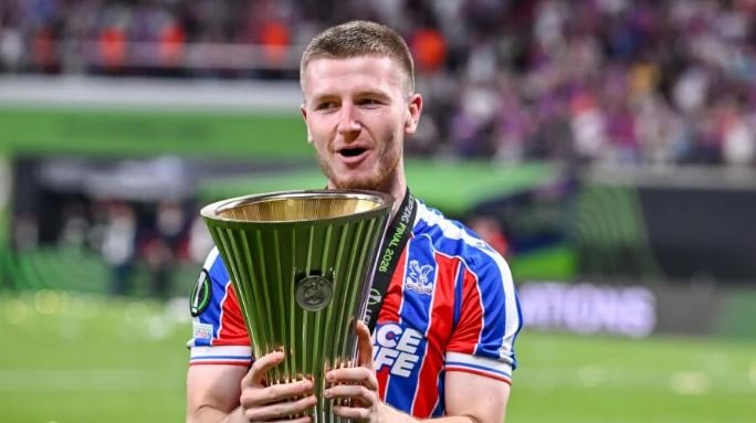 Adam Wharton xứng đáng được thừa nhận.