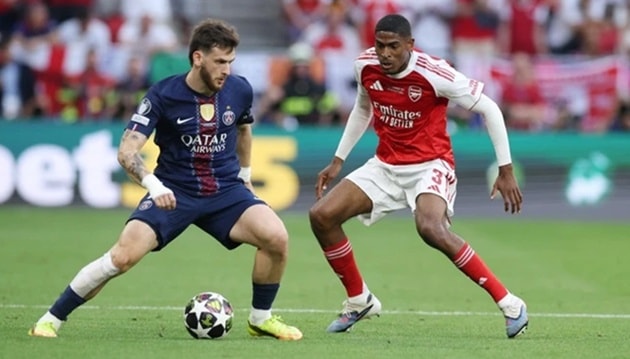 Khvicha Kvaratskhelia với mùa giải thành công rực rỡ trong màu áo PSG.