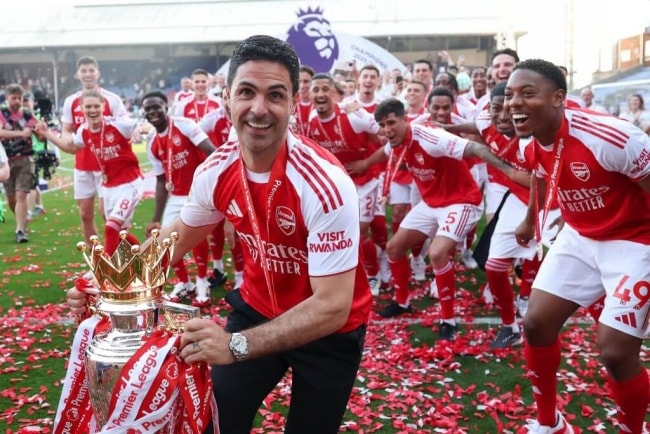 Arsenal ăn mừng chức vô địch Ngoại hạng Anh mùa giải 2025/2026.