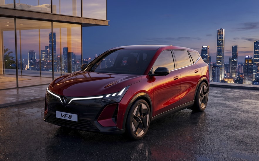 VinFast VF 8 thế hệ mới tại showroom