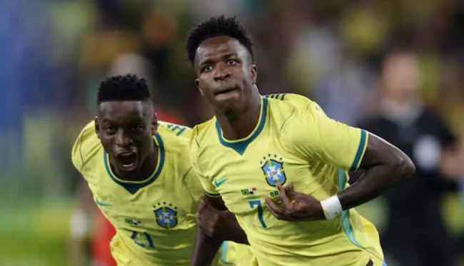 Vinicius Junior thực hiện pha dứt điểm mở tỷ số cho Brazil ngay phút thứ 1.