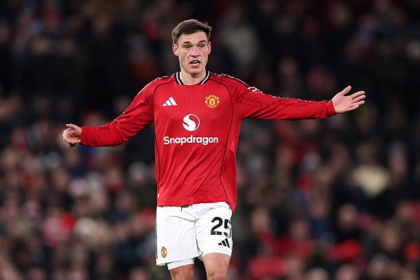 Manuel Ugarte có thể rời Man Utd trong kỳ chuyển nhượng tới