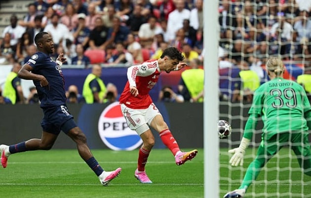 Arsenal lùi quá sâu sau khi có bàn thắng sớm vào lưới PSG.