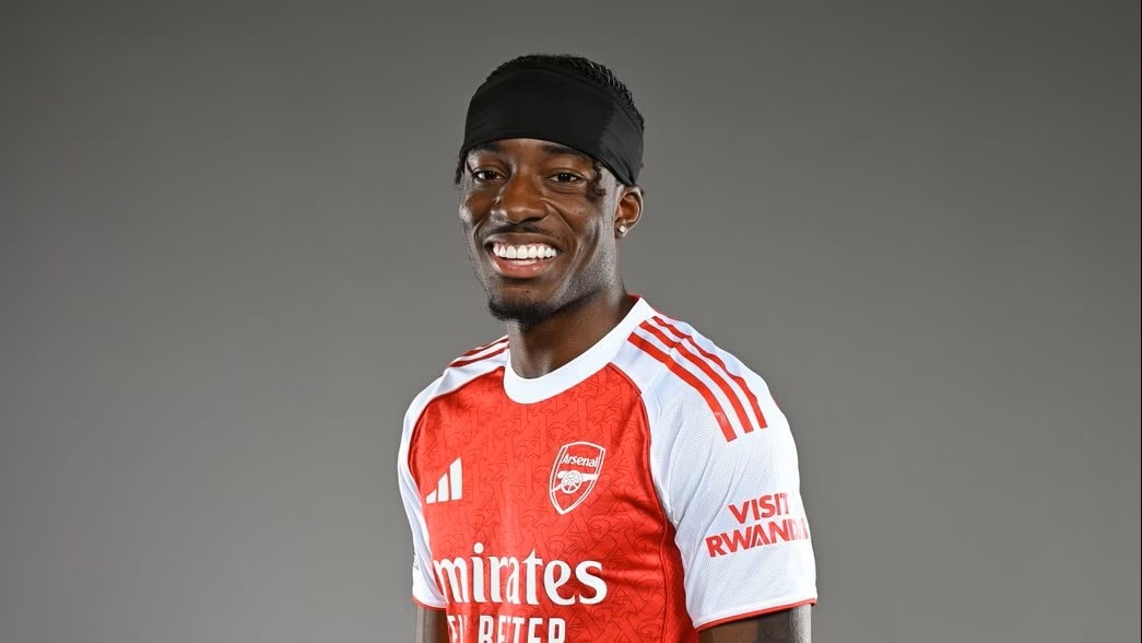 Noni Madueke trong màu áo Arsenal