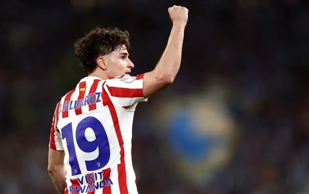 Barcelona muốn chiêu mộ Julian Alvarez từ Atletico Madrid sau khi có được Anthony Gordon.