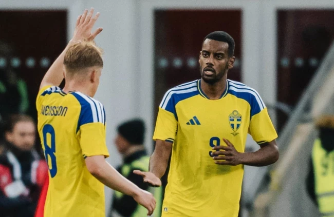 Alexander Isak ghi bàn thắng duy nhất cho Thụy Điển