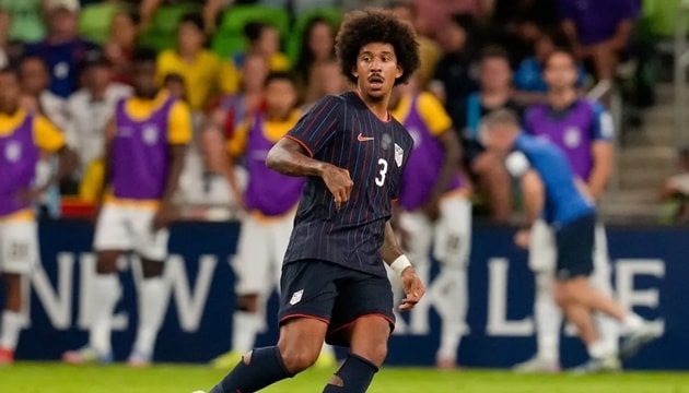 Trung vệ Chris Richards trong màu áo đội tuyển Mỹ dự World Cup 2026.