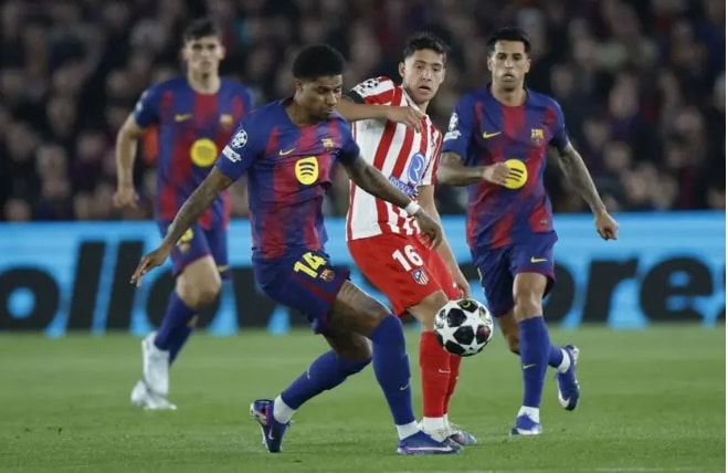 MU cảm thấy khó hiểu khi Barca chi 70 triệu euro mua Gordon nhưng không mua đứt Rashford.