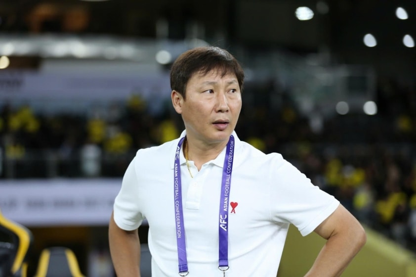 HLV Kim Sang-sik tại buổi lễ bế mạc giải KSS Cup 2026 ở Hàn Quốc.