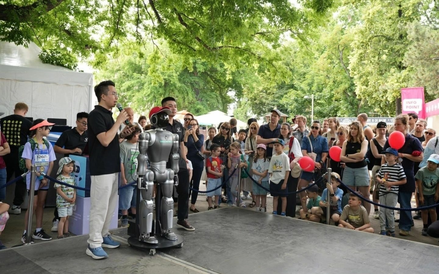 Phần giới thiệu robot Dyno tại sự kiện công nghệ