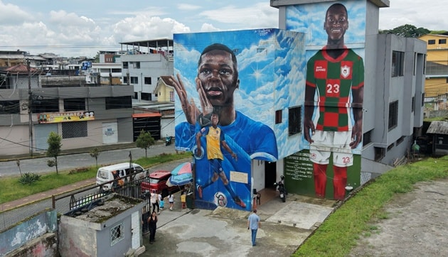 Bức tranh tường vinh danh Moises Caicedo tại Santo Domingo