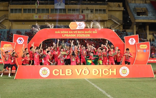 CAHN vô địch trong mùa giải V-League để lại nhiều ấn tượng.