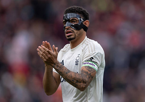 Arsenal tranh Morgan Gibbs-White với PSG.