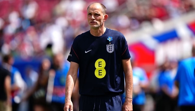 Thomas Tuchel thể hiện sự không hài lòng với màn trình diễn của tuyển Anh.