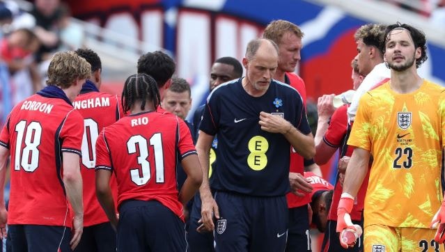 Huấn luyện viên Thomas Tuchel trên băng ghế chỉ đạo tuyển Anh