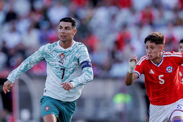 Bồ Đào Nha đánh bại Chile với tỷ số 2-1 trong trận giao hữu mới đây.