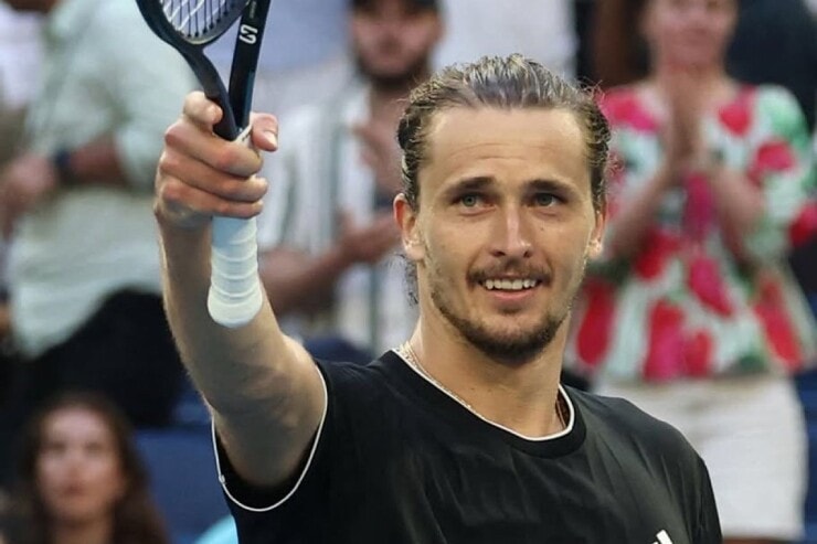 Alexander Zverev xuất hiện với gương mặt suy tư sau trận bán kết Roland Garros 2026