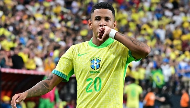 Savinho có nhiều liên kết chuyển đến Tottenham Hotspur.