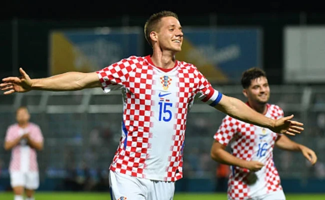 Mario Pasalic ăn mừng bàn thắng quyết định trong trận đấu với Slovenia.