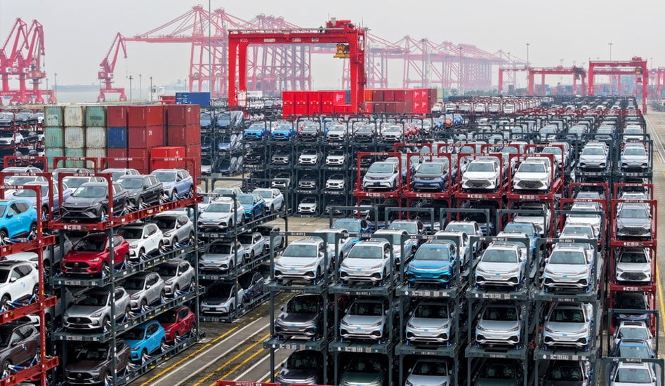 Trọng lượng xe ô tô ngày càng tăng khiến việc xoay sở trong không gian hẹp trở nên khó khăn