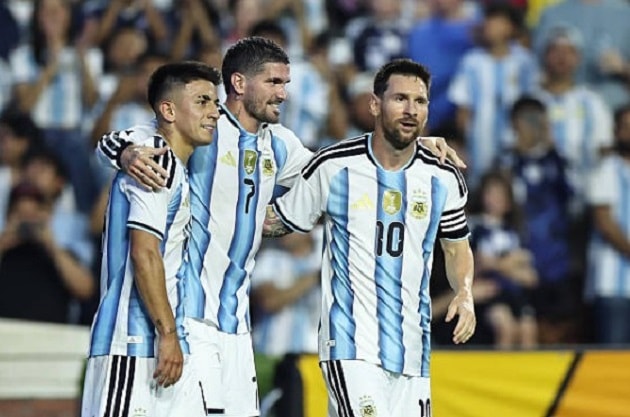 Lionel Messi tỏa sáng ngay khi vào sân từ băng ghế dự bị.