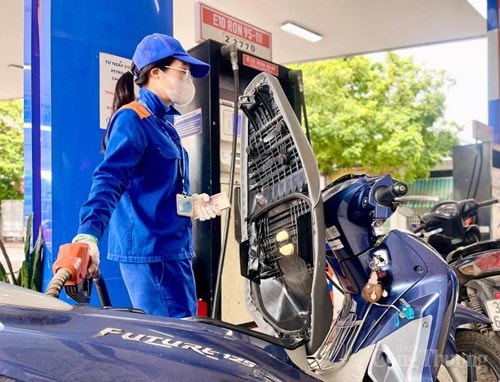 Người dân kỳ vọng xăng E10 giúp giảm phát thải ra môi trường