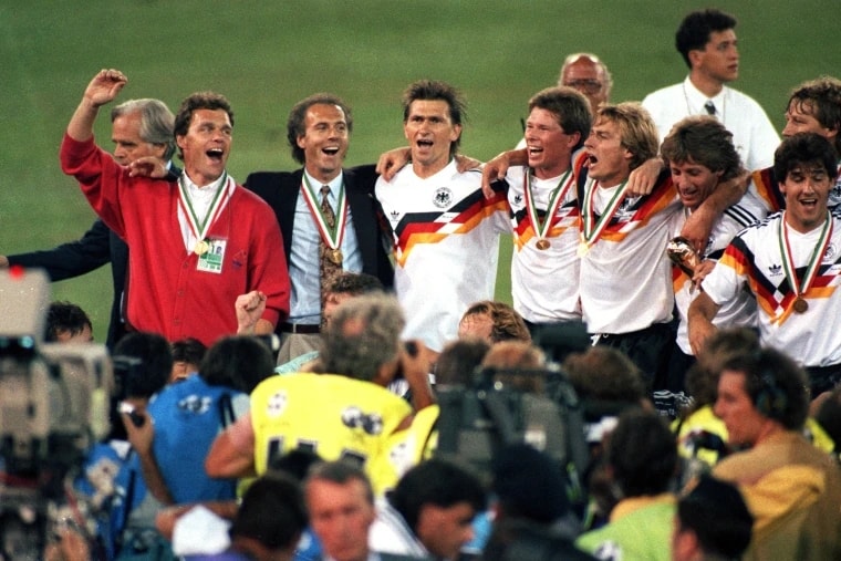 Franz Beckenbauer vô địch trên 2 cương vị